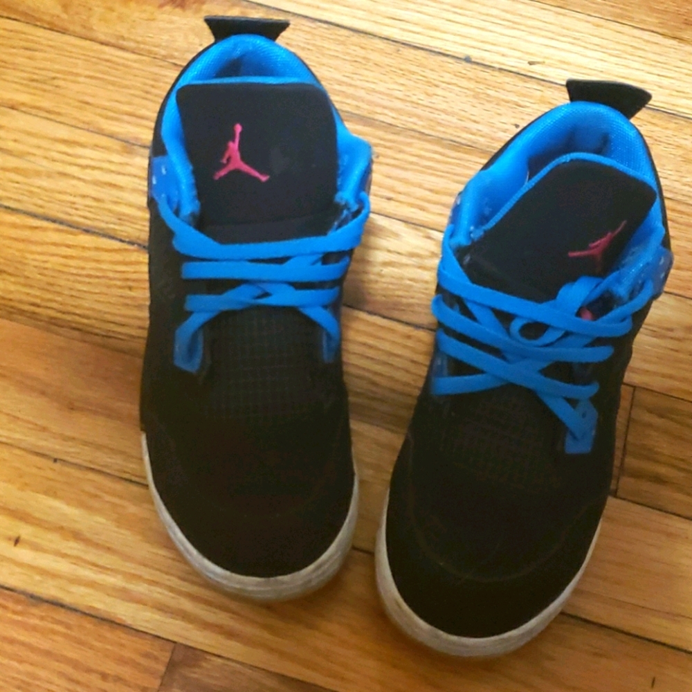 Girls Jordan 4 retro